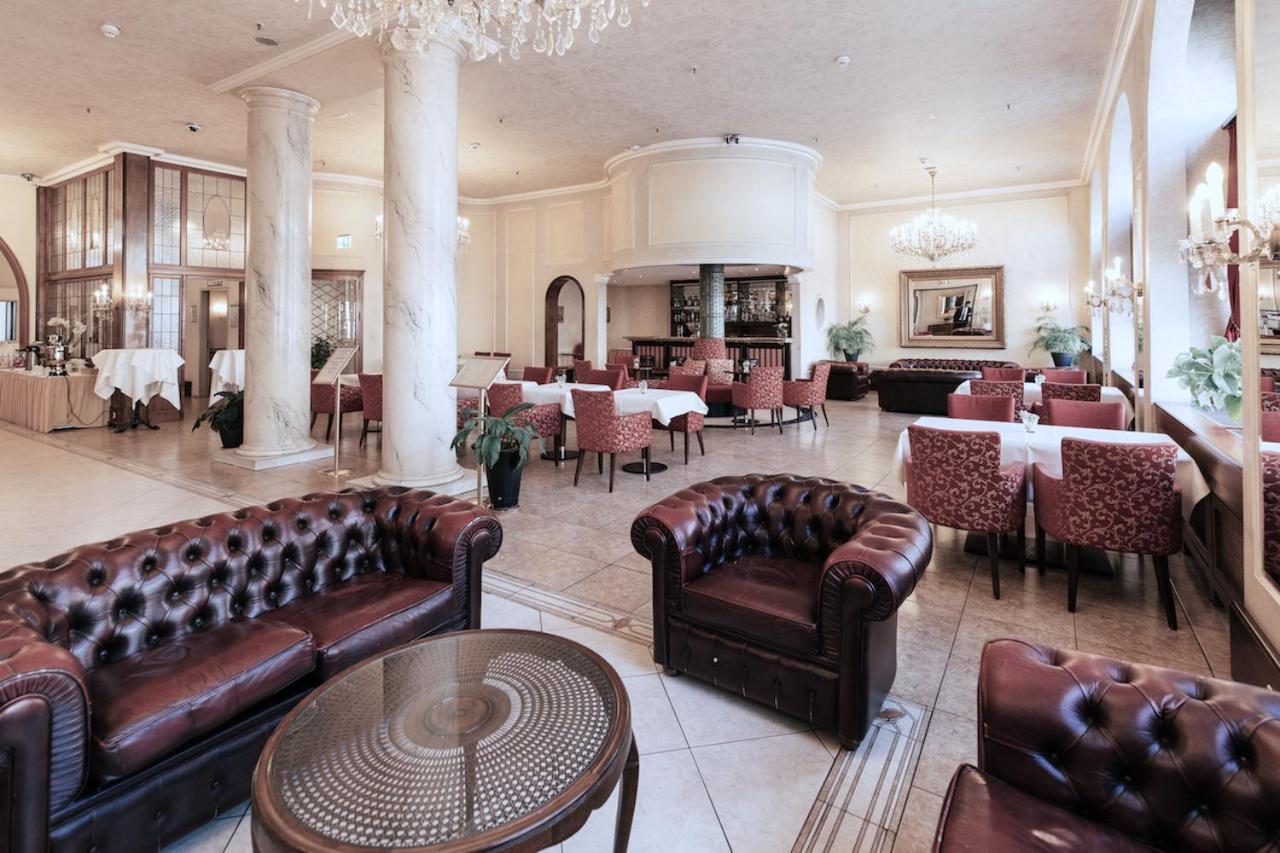 Hotel Monopol - Station 4*